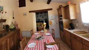 Dining - Gite le montbram, pets allowed  (Argeles sur mer)