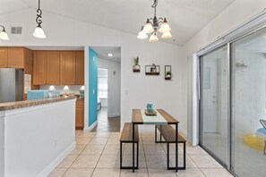 Dining - Your Home Away From Home - 15 min to Disney (Kissimmee)