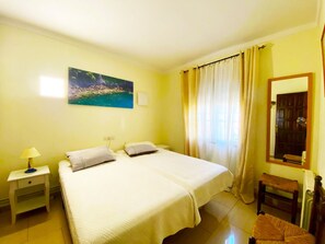 3 habitaciones, tabla de planchar con plancha y wifi gratis 