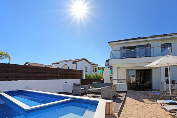Pool - Villa Sea Horizon - Walking to Konnos Beach (Protaras, Paralimni)