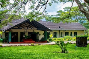 Front of property - Inn on the Vumba Hotel (Mutare)