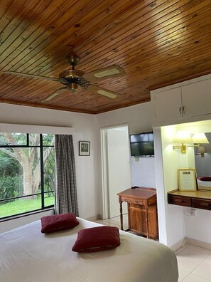 Standard Room | Free WiFi - Inn on the Vumba Hotel (Mutare)