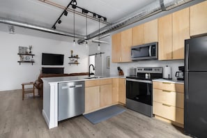 Fridge, microwave, oven, stovetop - TC 2 BR Condo w/Rooftop Hot Tubs, Top Location, Dog Friendly! (Traverse City)