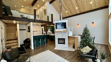 智能电视、壁炉