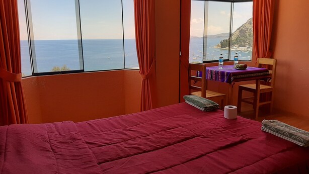 Standard Double Room | Desk, free WiFi - Hostal restauran flor de mi tierra (Copacabana)