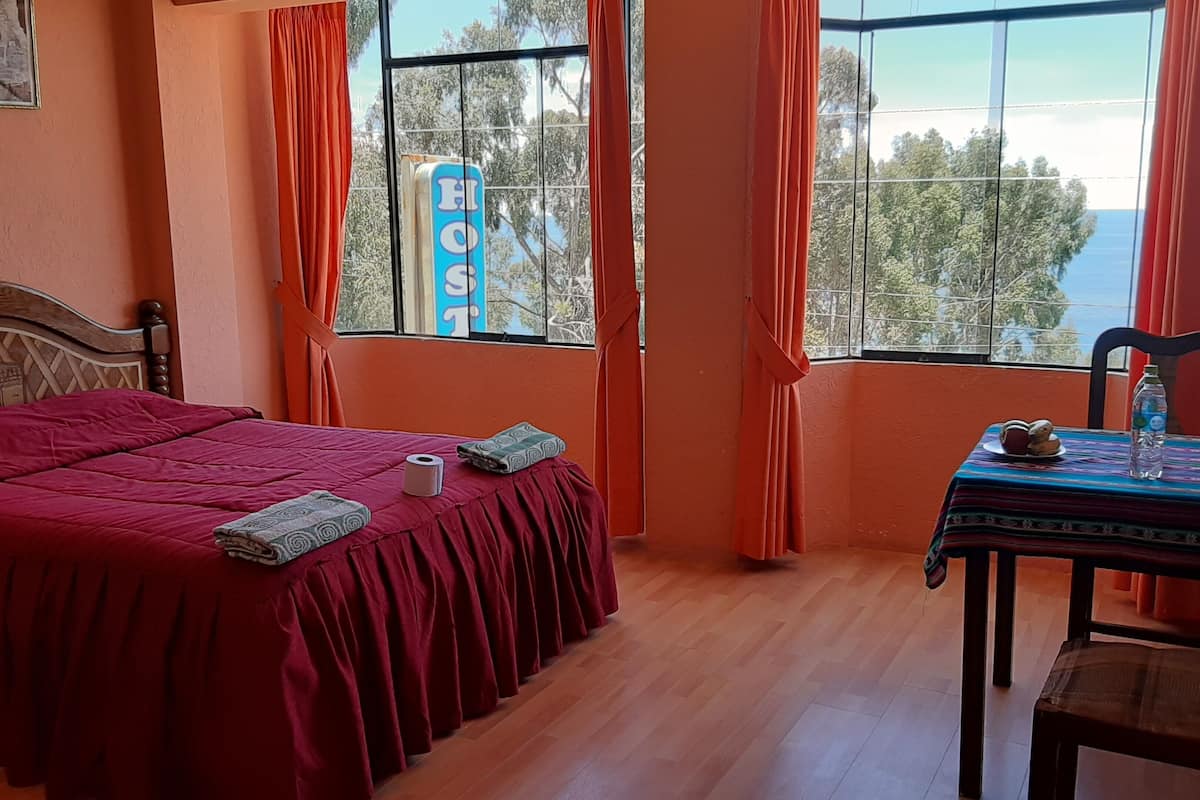Family Room | 1 bedroom, desk, free WiFi