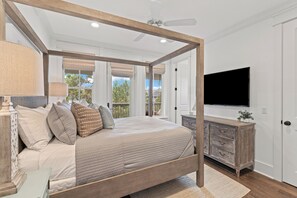 5 bedrooms, desk, iron/ironing board, free WiFi - "Seaglass" Watersound home with Golf Cart, Pool, and Private Beach (Santa Rosa Beach)