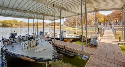 On-Site Fishing Pier: Pet-Friendly Kerens Cabin!