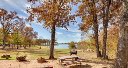 Reservoir Access: Pet-Friendly Kerens Cabin!