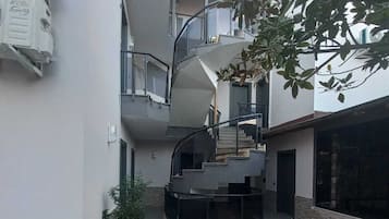 Fyrir utan