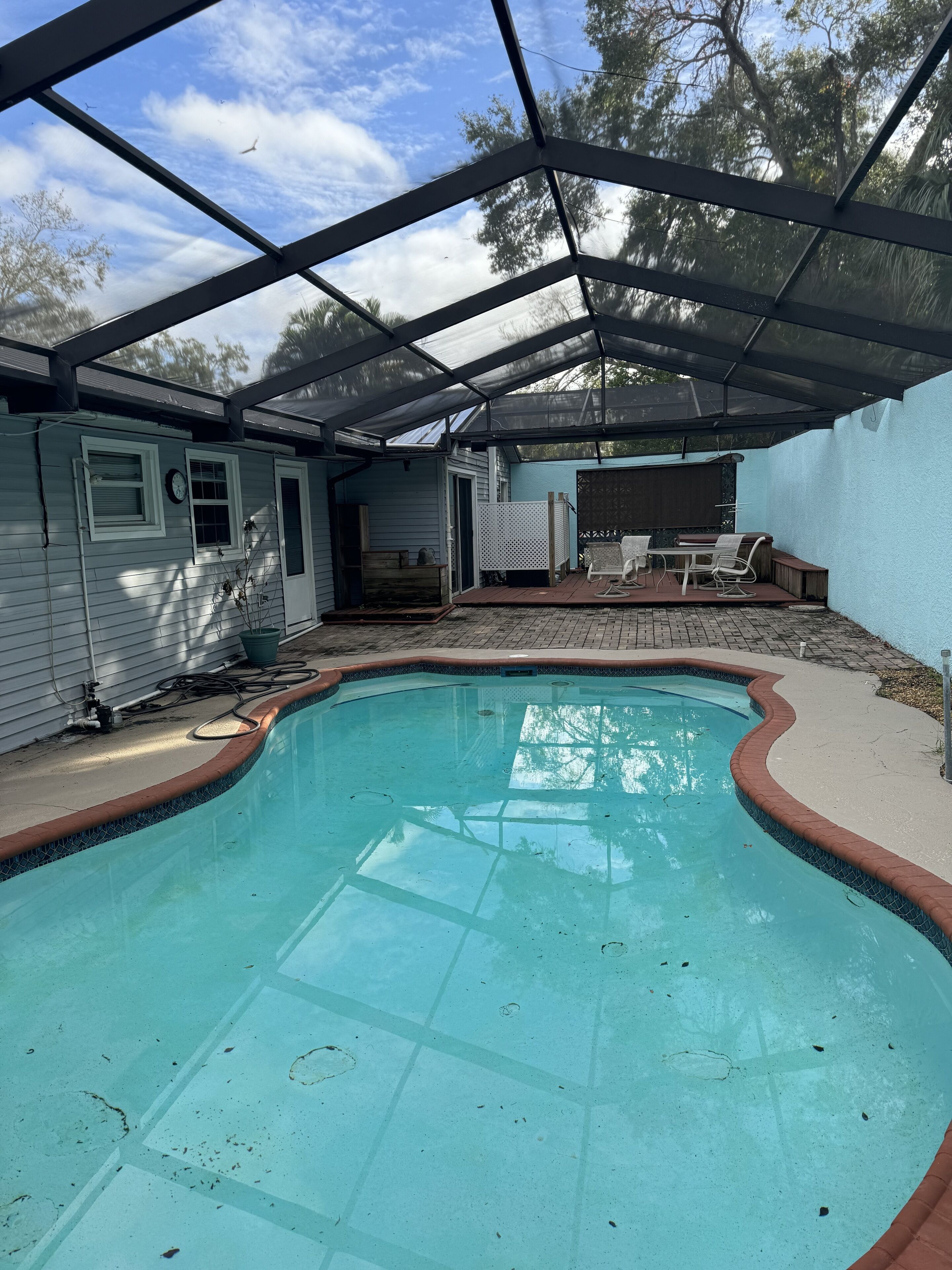 Huge family vacation pool house - 20 minutes to beach!