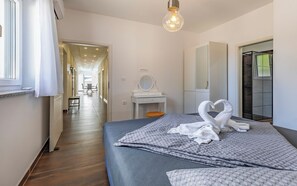 4 habitaciones, wifi gratis y ropa de cama 