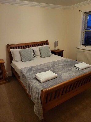 3 chambres, fer et planche à repasser, accès au Wi-Fi (inclus)