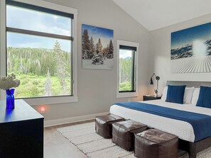 4 chambres, bureau, fer et planche à repasser, accès au Wi-Fi (inclus)