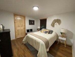 3 quartos, ferros/tábuas de passar roupa, Wi-Fi, roupa de cama