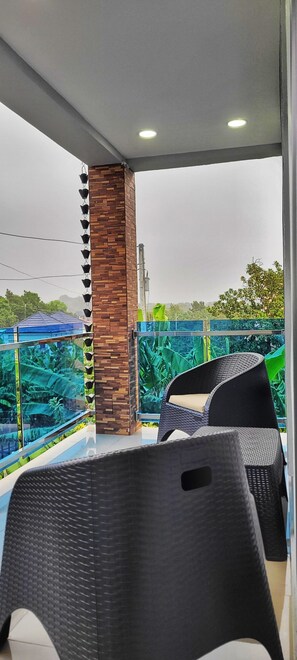 Pool - Vacation home 10 minutes from the city close to everything! Gated community. (Urbanizacion El Doral)