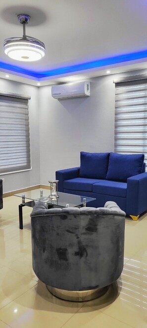 Smart TV - Vacation home 10 minutes from the city close to everything! Gated community. (Urbanizacion El Doral)