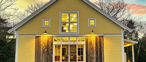 المنشأة من الخارج