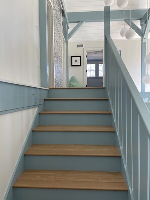 Interior - Beautiful farmhouse with hiking trails/kayaking. 5 minutes to town or ocean! (Freeport)