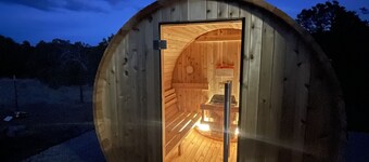 Cozy Yurt Getaway Nestled in the beautiful east mountains of Cedar Crest/Tijeras