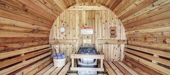 Cozy Yurt Getaway Nestled in the beautiful east mountains of Cedar Crest/Tijeras