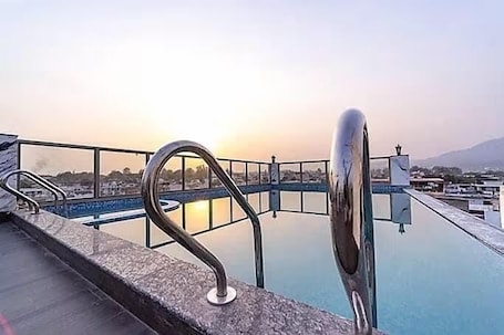 Exterior. HOLY VIVASA