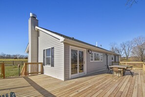 Outdoor dining - Quiet Highland Home set on gorgeous rolling hills and farm in Western Loudoun (Purcellville)
