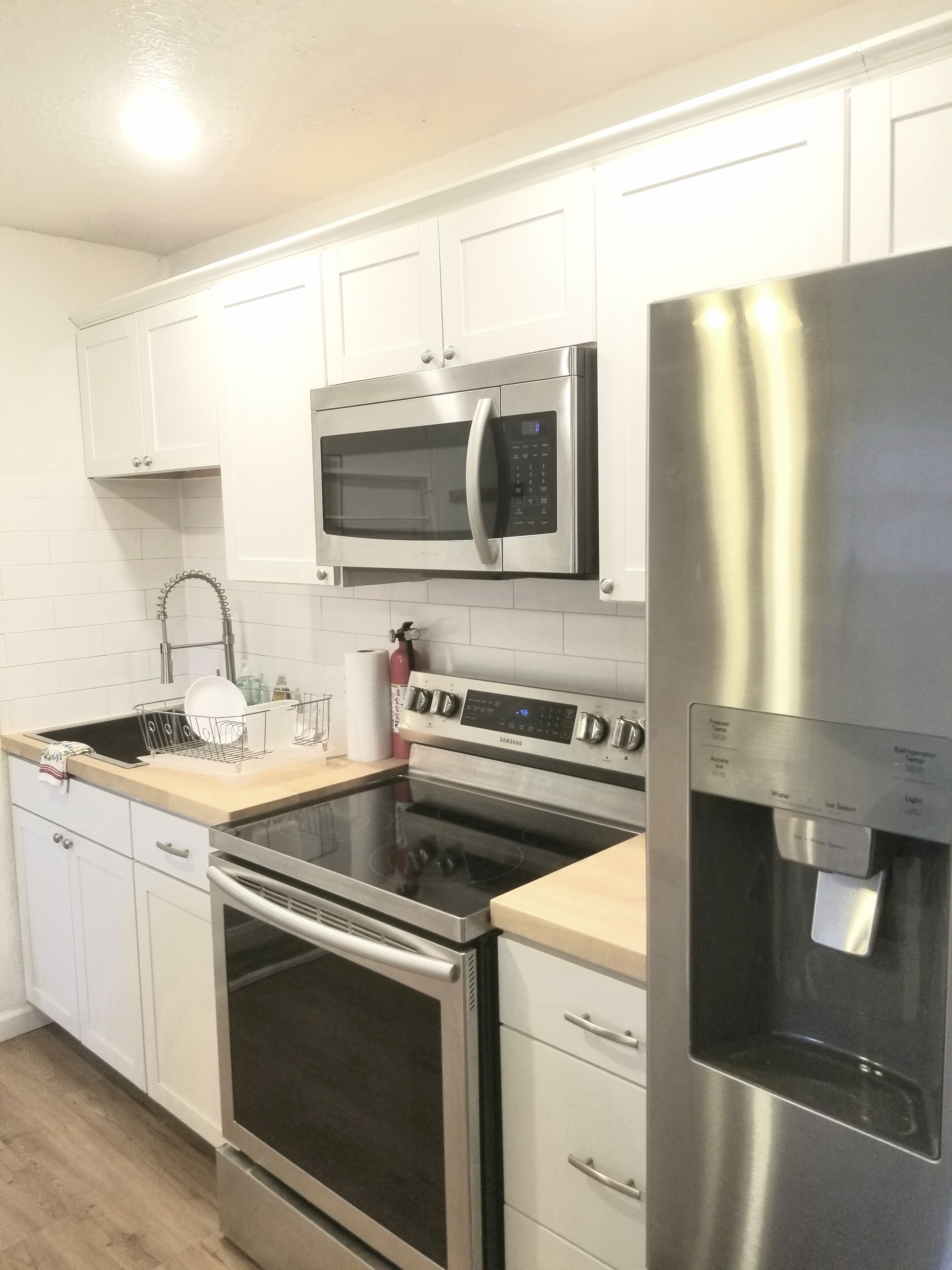 冰箱、微波炉、烤箱、炉灶