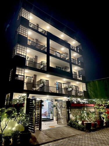 Botanical Oasis in the center of the City - Plum Tree Hotels