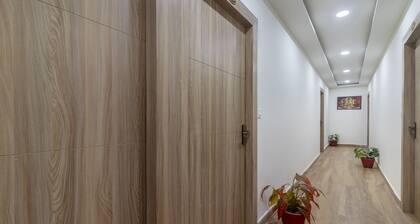 Itsy Hotels Krishna Residency, Govardhan Chauraha