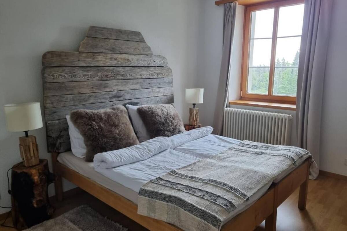 Wifi gratis, decoración personalizada y muebles diferentes 