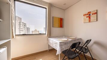 Comfort Apartment | Dining