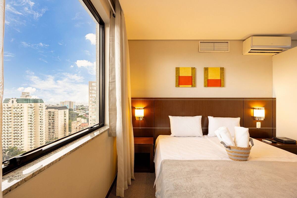 Comfort Apartment | 1 bedroom, hypo-allergenic bedding, desk, laptop workspace