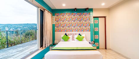 Caja de seguridad en la habitación y escritorio