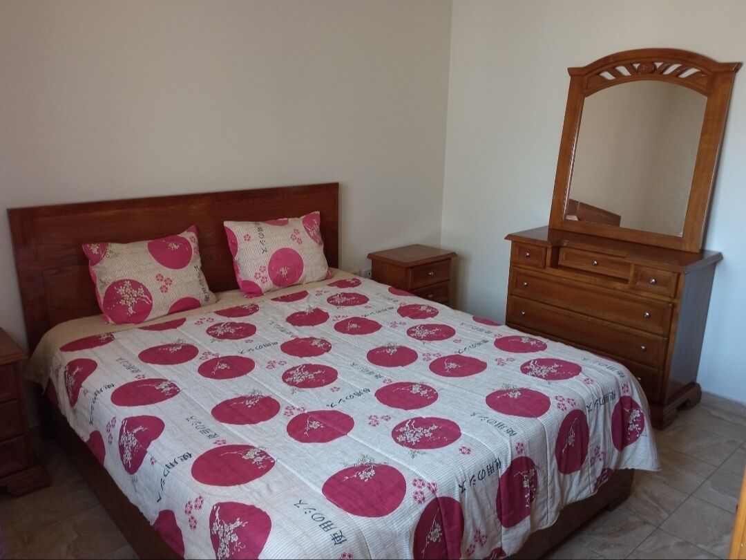 8 bedrooms, iron/ironing board, WiFi, bed sheets