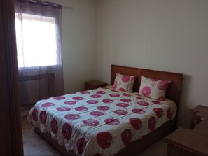 8 bedrooms, iron/ironing board, WiFi, bed sheets - Sweet Paradise (Sfax)