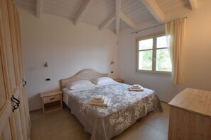 3 bedrooms, iron/ironing board, free WiFi - Villa in Budoni with 3 bedrooms sleeps 8 (Budoni)