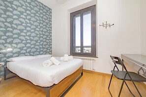 2 bedrooms, desk, iron/ironing board, travel cot - Flowers on Navigli - Luxury Trilo (Milano)