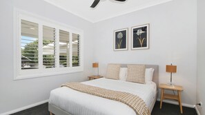 3 bedrooms, travel crib, WiFi, bed sheets