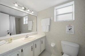 Family Condo, 3 Bedrooms | Bathroom