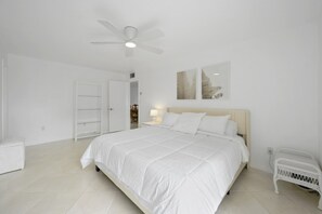 Family Condo, 3 Bedrooms | 3 bedrooms, travel cot, free WiFi, bed sheets