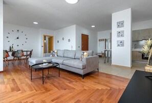 Grand-Apartment | Wohnbereich | Smart-TV