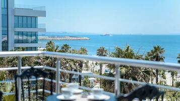 Grand Apartment | Terrace/patio