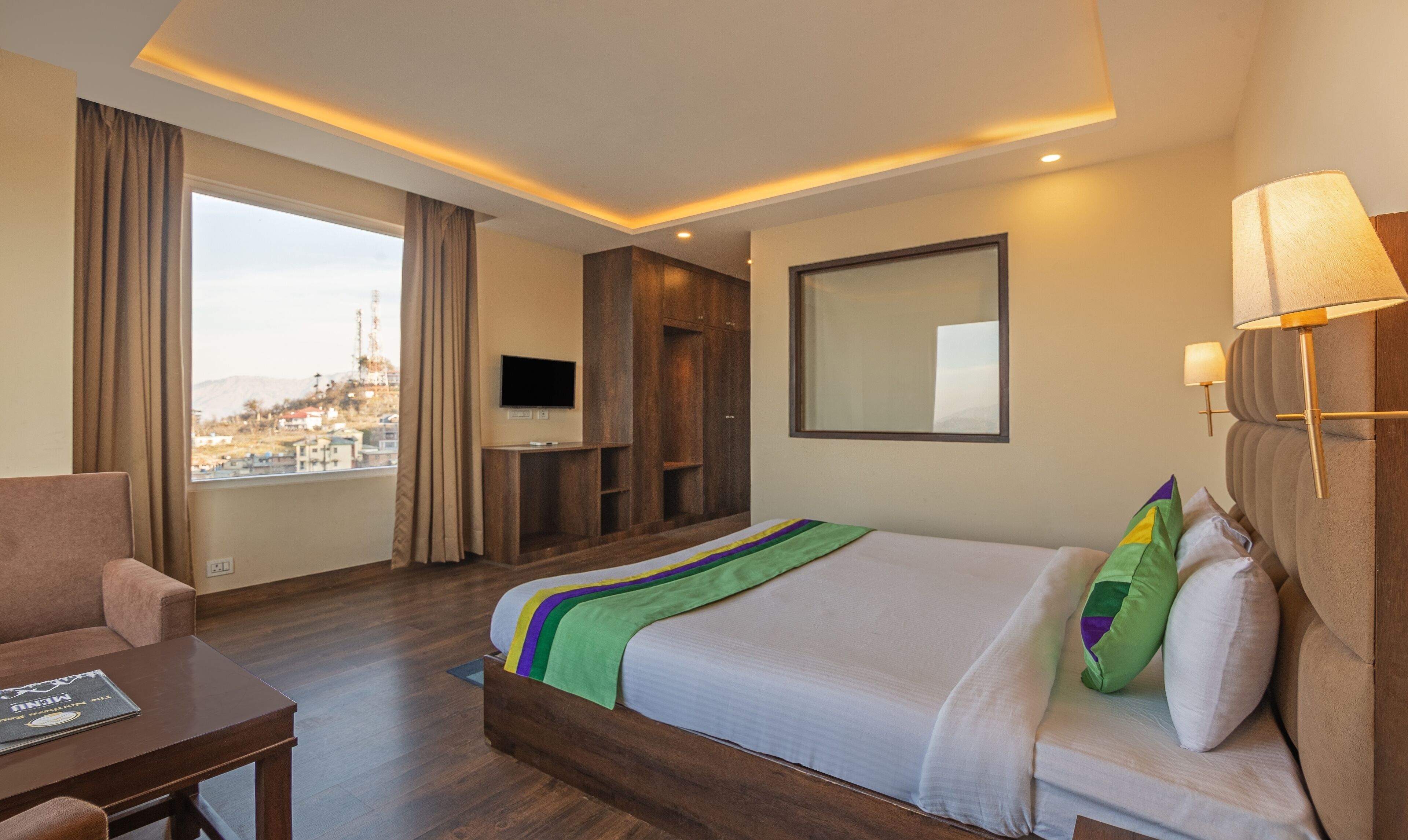 Deluxe Double Room, Non Smoking | In-room safe, desk, soundproofing, bed sheets