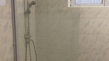 Hårtørrer, håndklæder, Sæbe, Toiletpapir