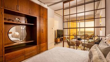 1 slaapkamer, een strijkplank/strijkijzer, gratis wifi, beddengoed