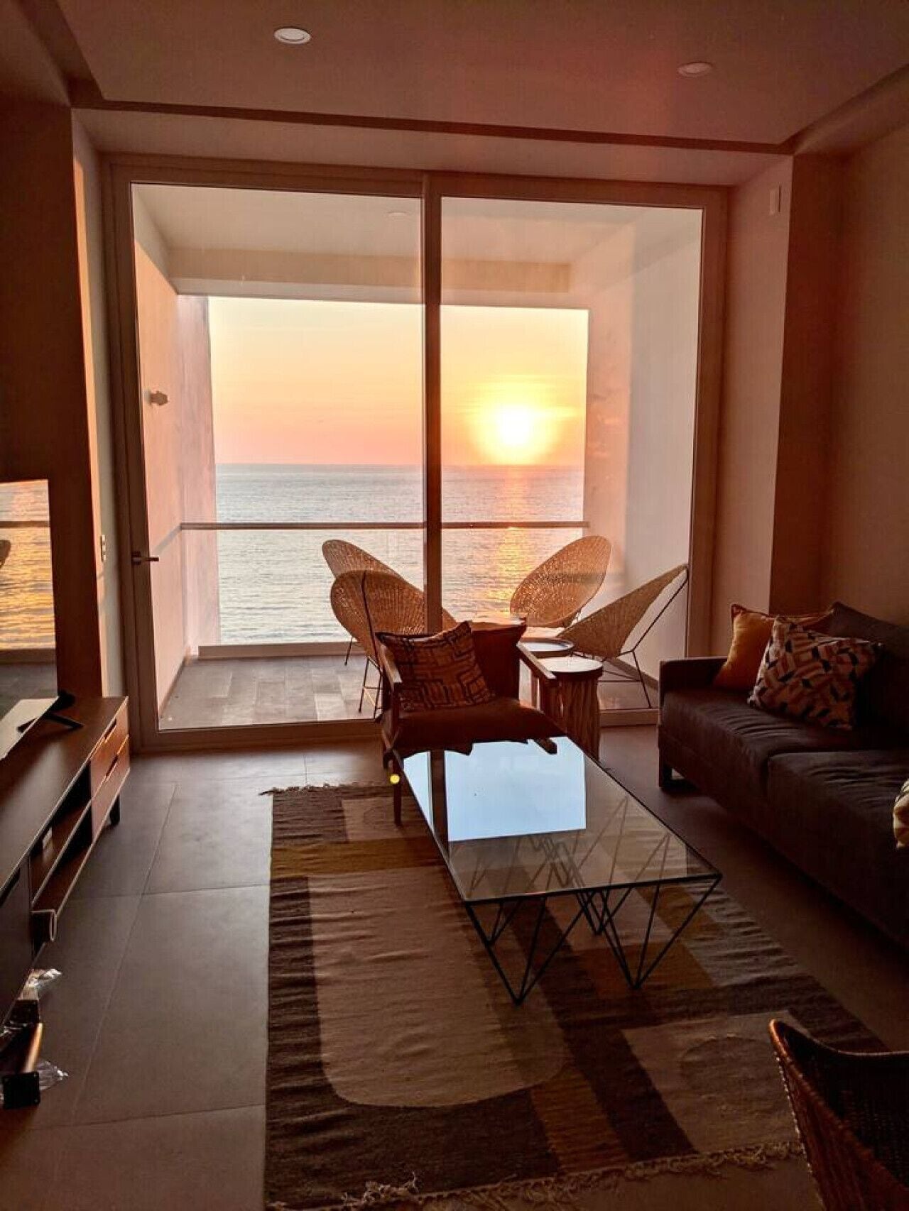 Smart-TV og stereoanlegg