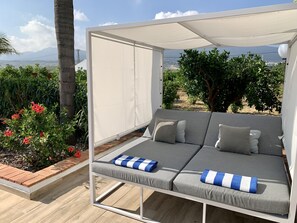 Terrace/patio - 2 luxury adjoining villas with 2 pools, in 2 acres of countryside (7BR, 7BA) (Alhaurín el Grande)