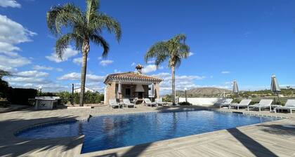 2 luxury adjoining villas with 2 pools, in 2 acres of countryside (7BR, 7BA)