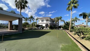 Exterior - 2 luxury adjoining villas with 2 pools, in 2 acres of countryside (7BR, 7BA) (Alhaurín el Grande)
